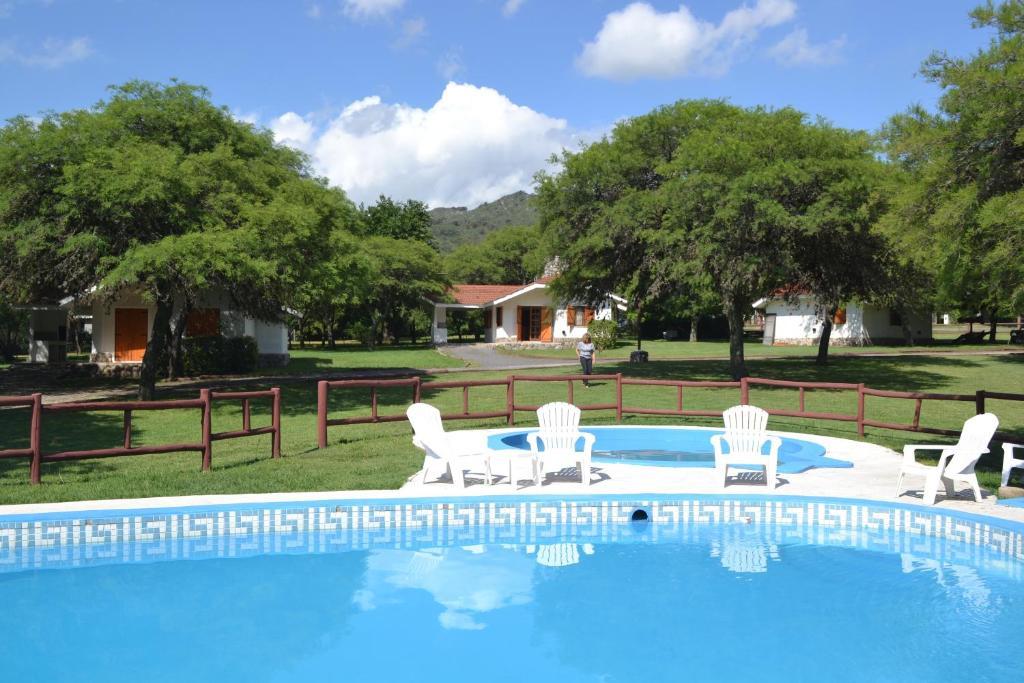 Cabanas Los Algarrobos บียา เฮเนรัล เบลกราโน ภายนอก รูปภาพ